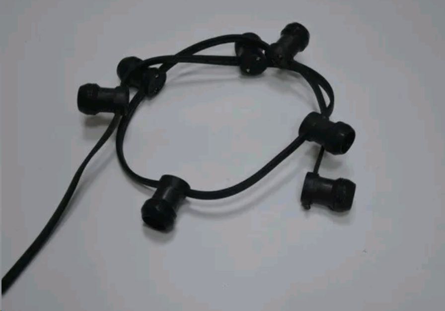 Белт-лайт 2BLR-100M-250-Е27-240V,  2-х проводной черный (фиксинг, постоянного свечения),  шаг 40см между патронами Е-27. Бухта 100м (250 патронов).  Черный шлейф