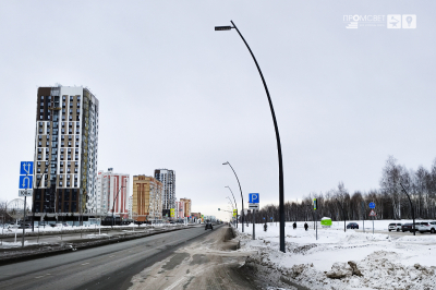 Установка новых опор освещения на проспекте Строителей