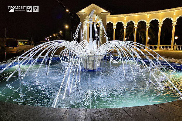 Фонтан перед Колоннадой в г. Гагра 2